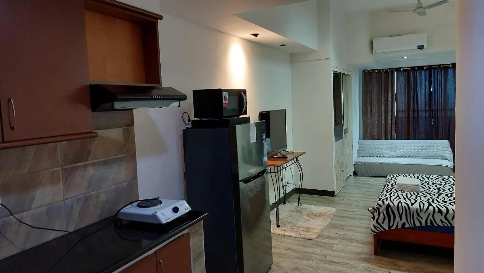 Aparthotel Usa Embassy Front Suite Pearl Of The Orient Manila
